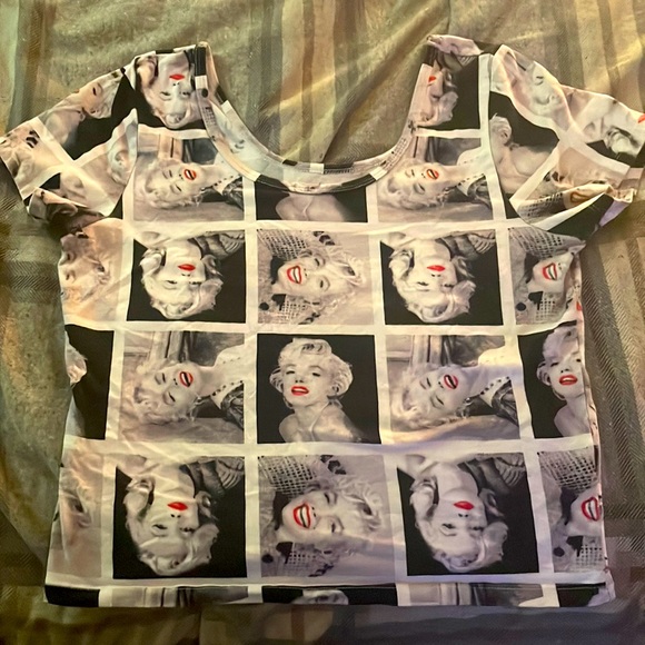 MARILYN MONROE crop top never worn size L - Picture 1 of 1